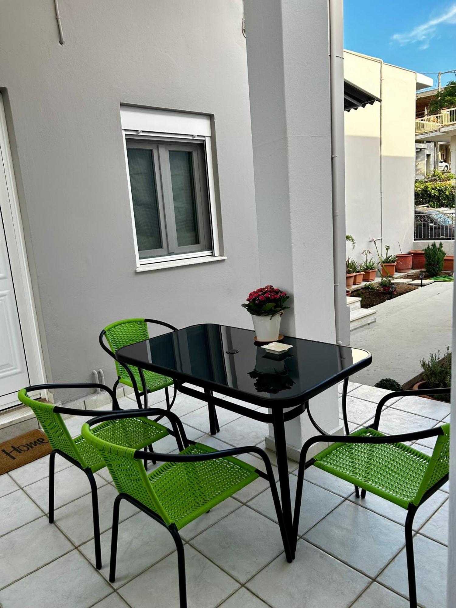 Flower House In Koropi-Near Airport エクステリア 写真